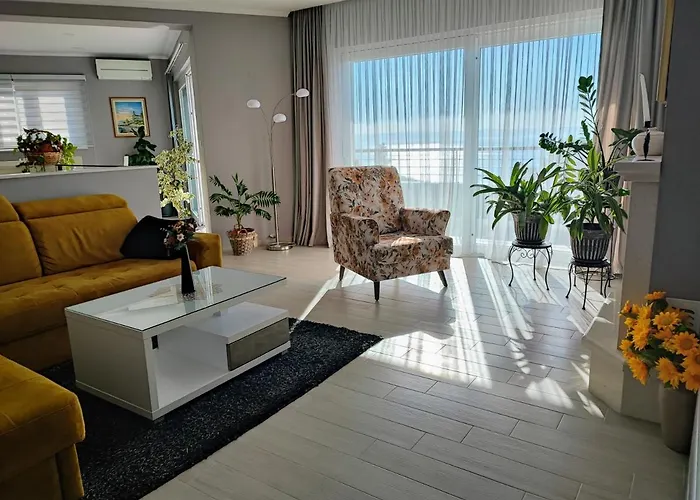 Luxury Apartment Pape